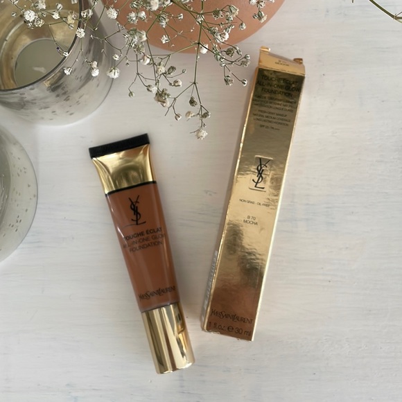 YSL Foundation - Touche Eclat All in one glow Mocha - 💯 Authentic (barcoded)